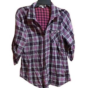 4/$20 LEÍ brand Black and Pink plaid shirt: Juniors